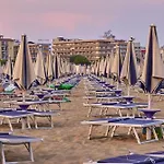 Spacious Flat With A Bright Terrace * Bibione