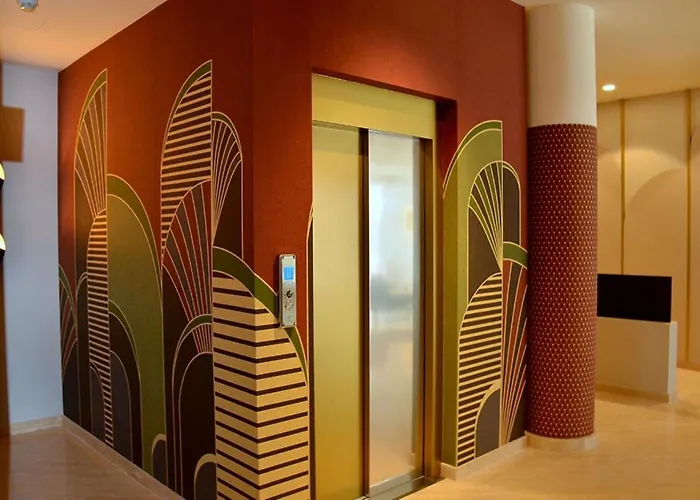 Apartment Spacious Flat With A Bright Terrace