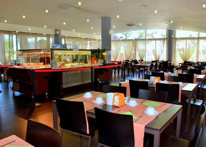 Spacious Flat With A Bright Terrace