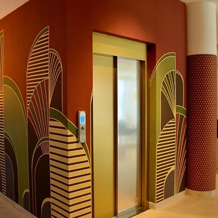 Apartment Spacious Flat With A Bright Terrace