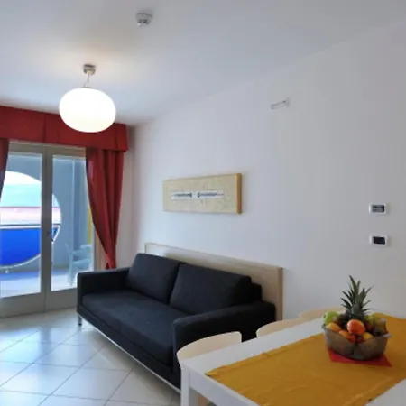 Spacious Flat With A Bright Terrace Lejlighed *
