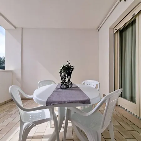 Spacious Flat With A Bright Terrace Bibione