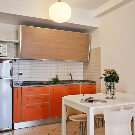 Lägenhet Spacious Flat With A Bright Terrace